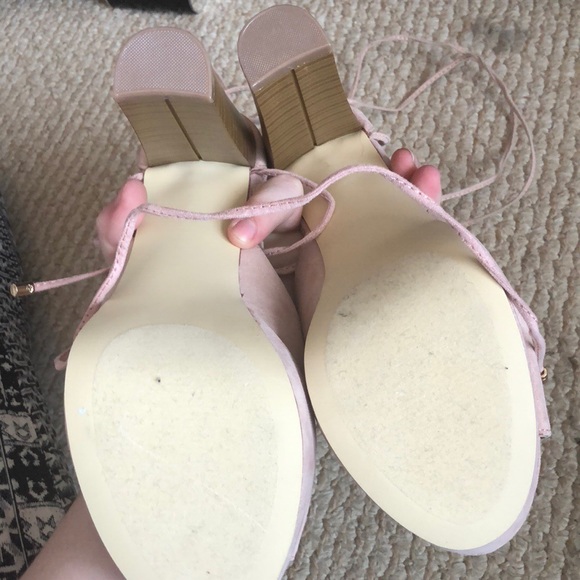 Cute heels!! - Picture 4 of 5